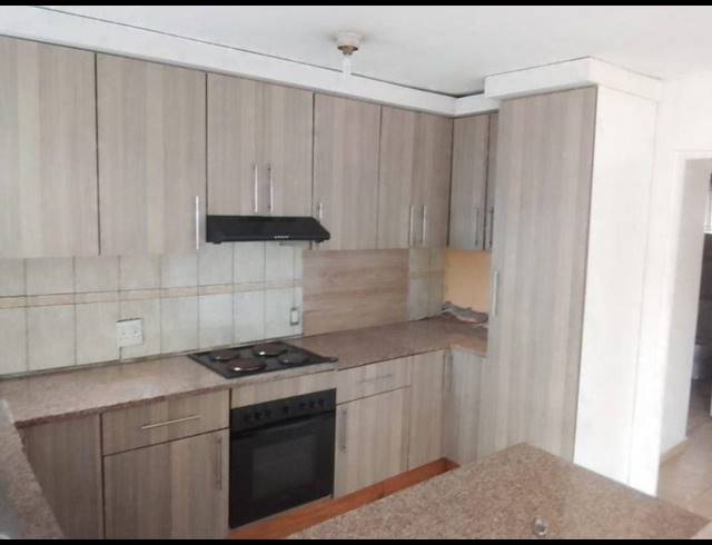 2 BEDROOM PROPERTY TO RENT IN NEWLANDS WEST